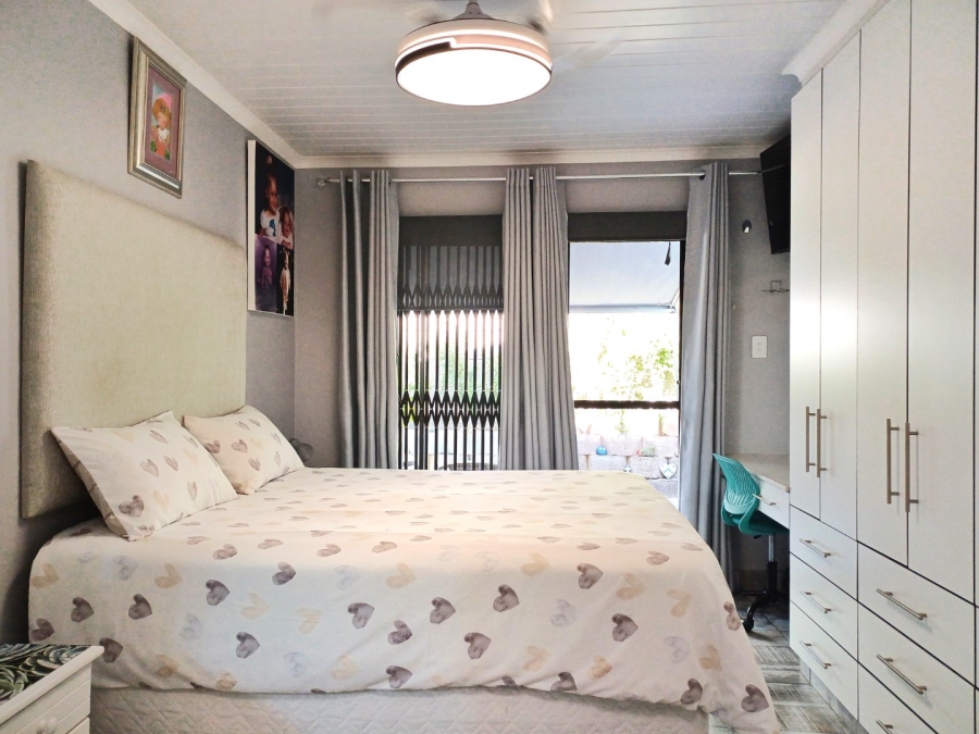 2 Bedroom Property for Sale in Island View Western Cape